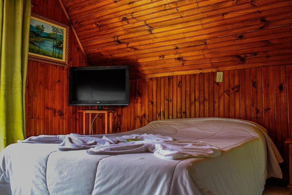 Hotel Fazenda Caledonia Inn Нова-Фрибургу Екстер'єр фото