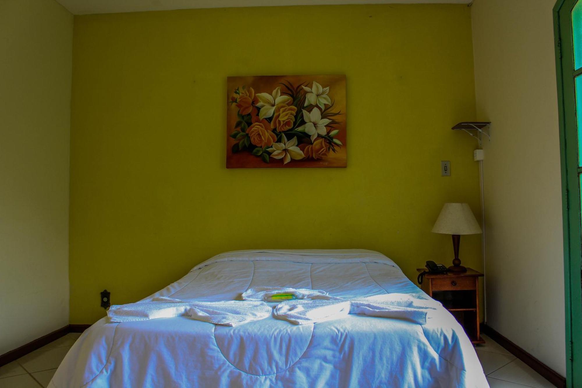 Hotel Fazenda Caledonia Inn Нова-Фрибургу Екстер'єр фото